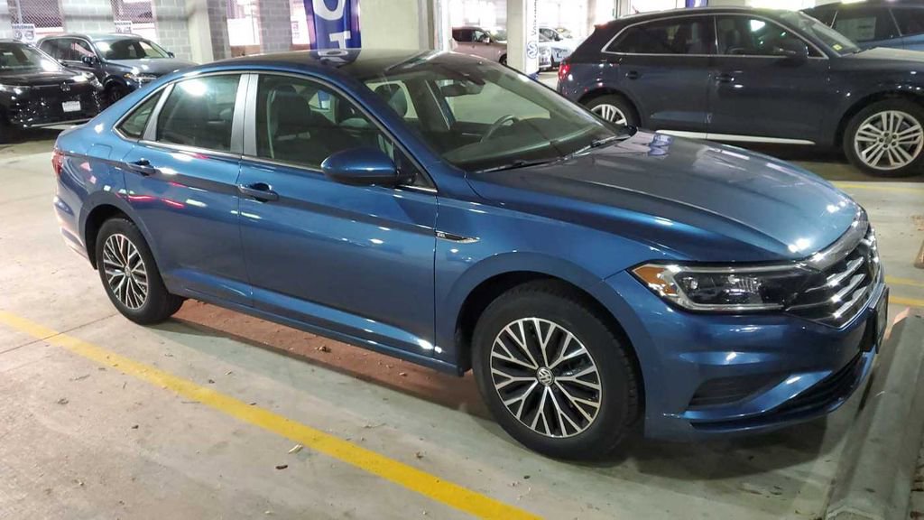 Used 2019 Volkswagen Jetta SEL image 3