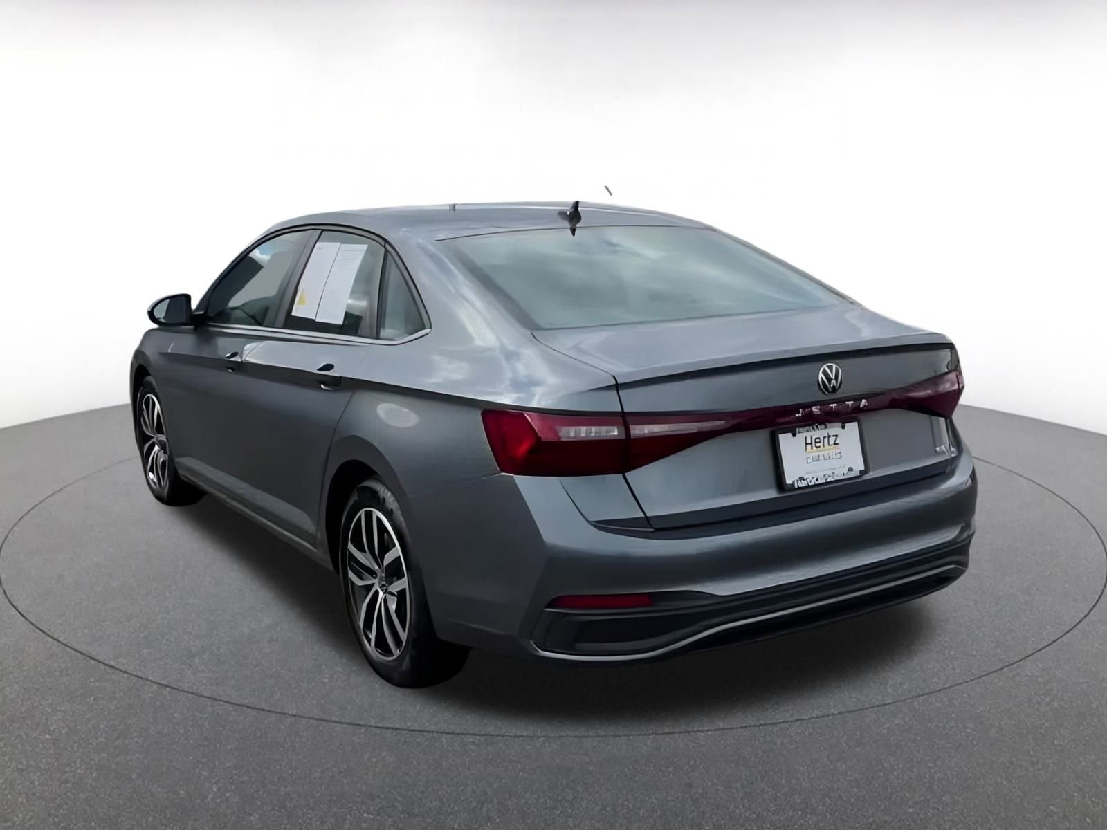 Used 2025 Volkswagen Jetta SE image 11