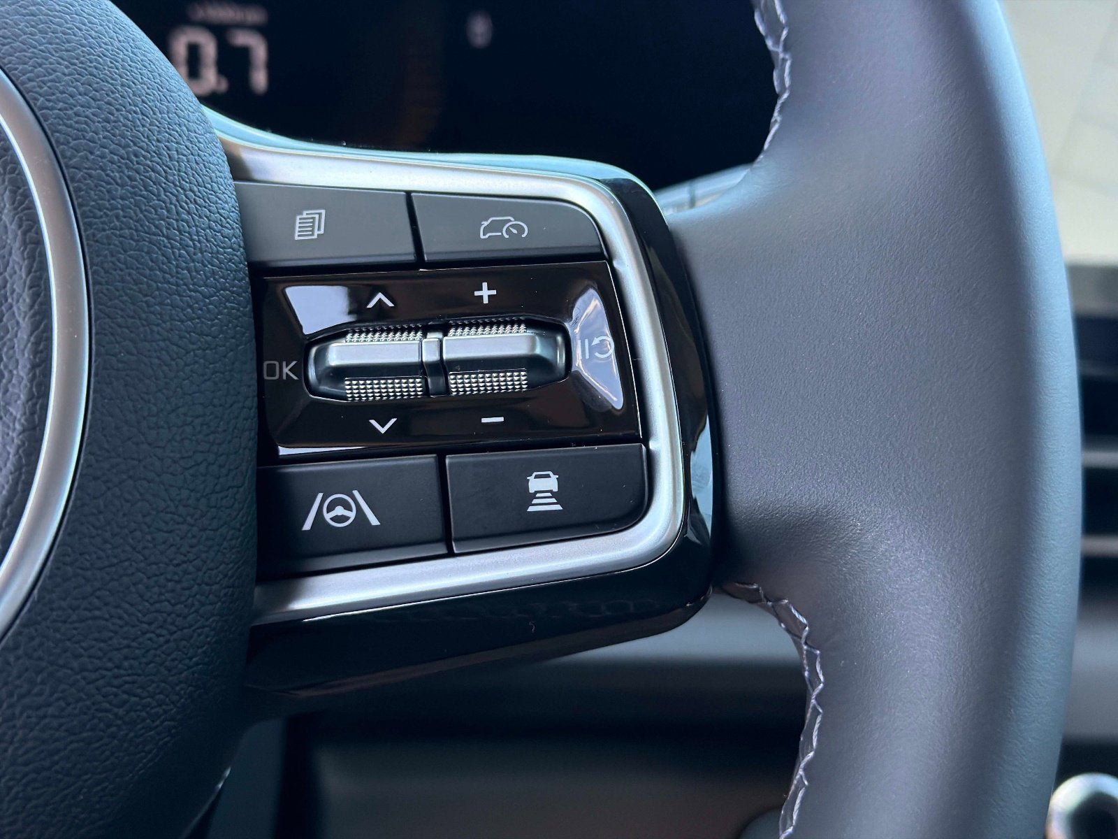 New 2026 Kia Carnival EX FWD image 27