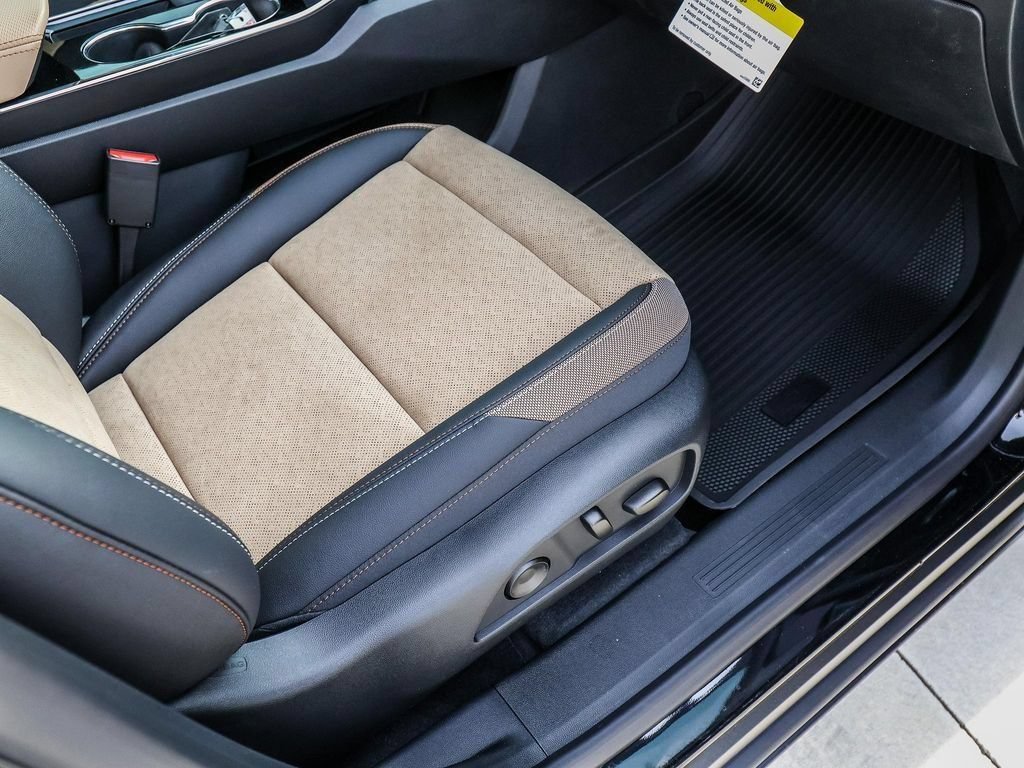 New 2026 Chevrolet Equinox ACTIV w/ Convenience Package III AWD/4WD image 18
