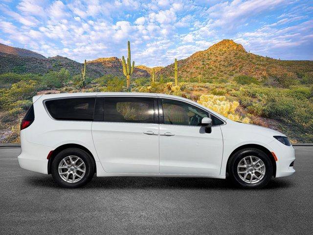 Used 2023 Chrysler Voyager LX FWD image 3