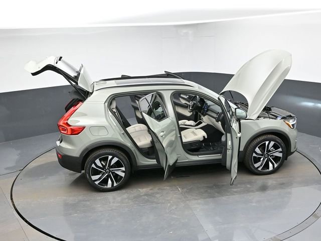 Used 2023 Volvo XC40 B5 Plus w/ Driver Assist Package image 41