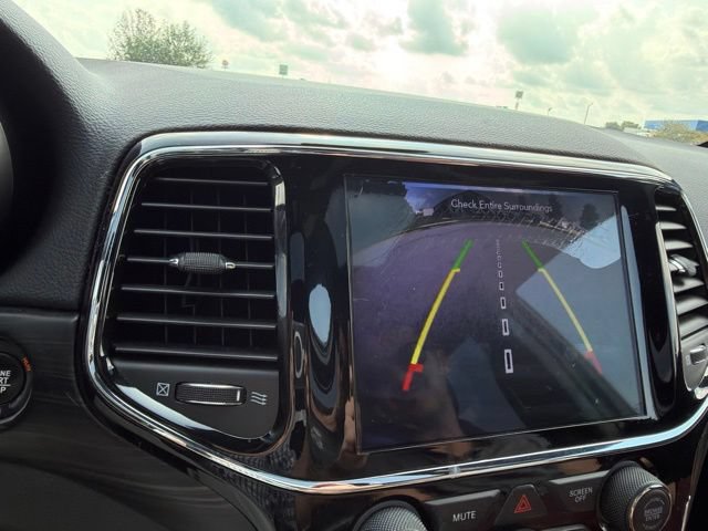 Used 2021 Jeep Grand Cherokee Laredo X AWD/4WD image 8