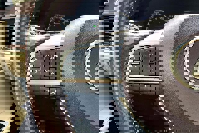 Used 2016 Lexus ES 350 w/ Luxury Package w/Wood Trim image 17