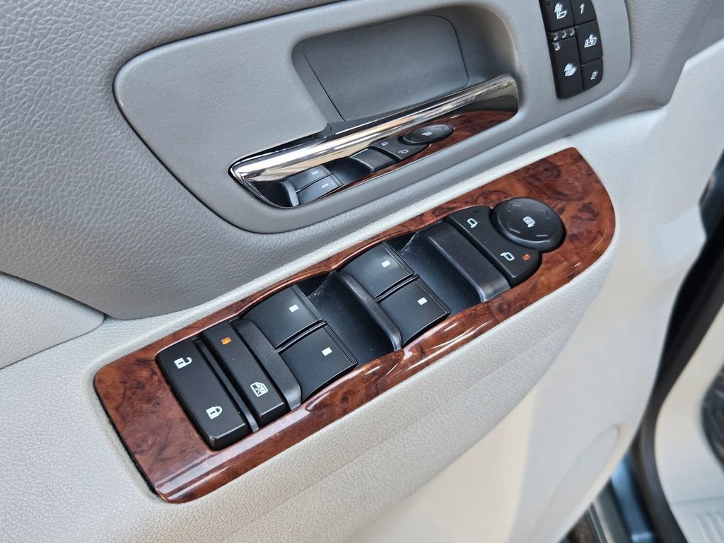 Used 2010 Chevrolet Silverado 2500 LTZ w/ Convenience Package image 13