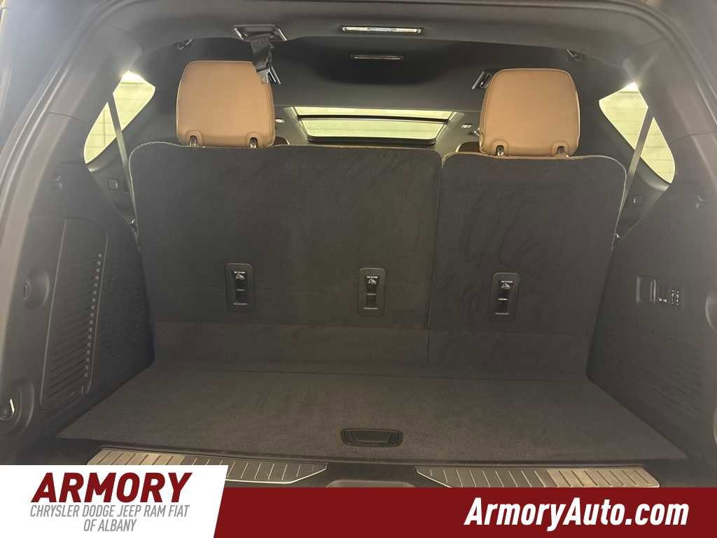 Used 2021 Chevrolet Tahoe Premier w/ Premium Package image 31