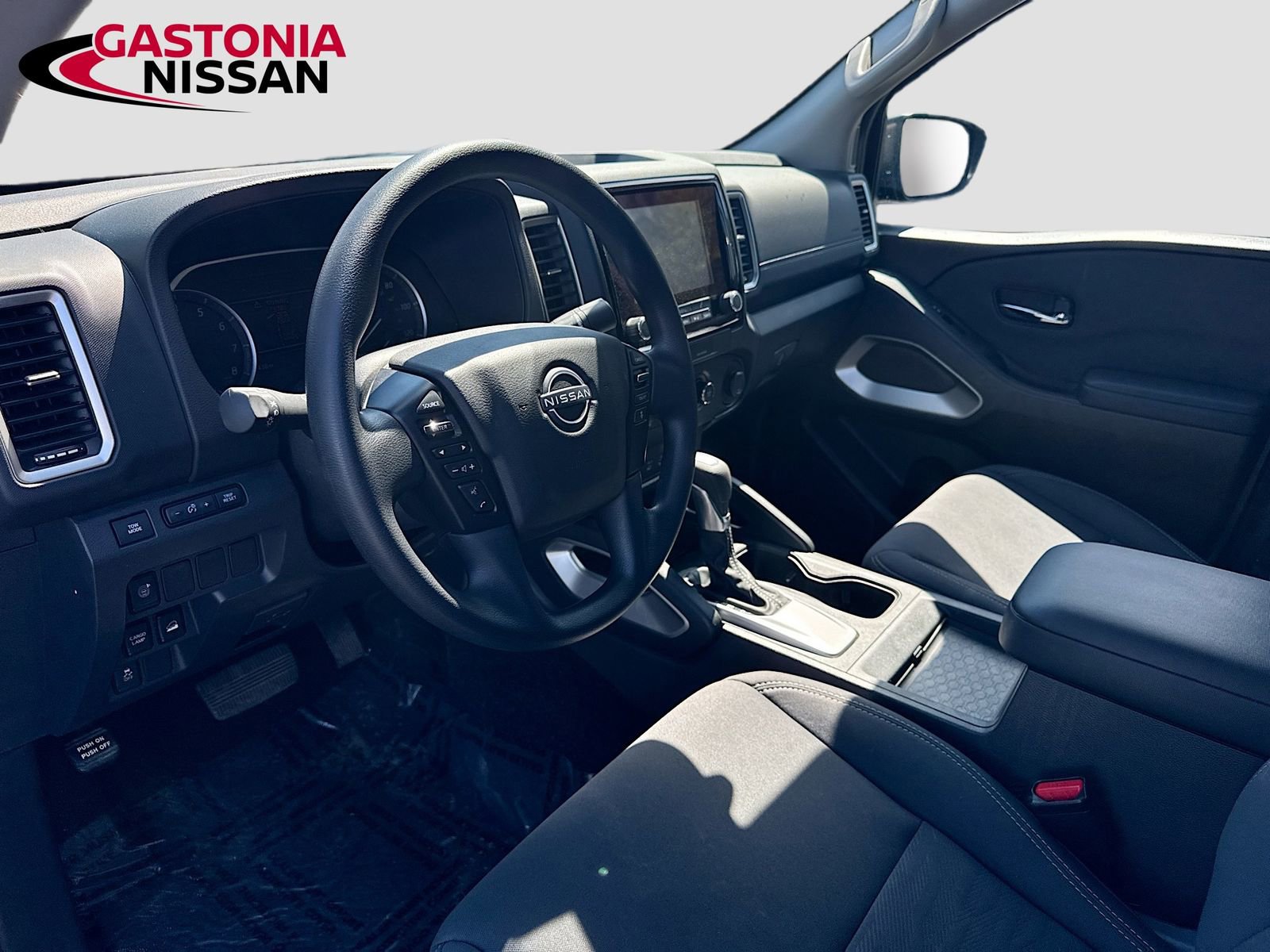 Used 2022 Nissan Frontier SV w/ Technology Package image 11