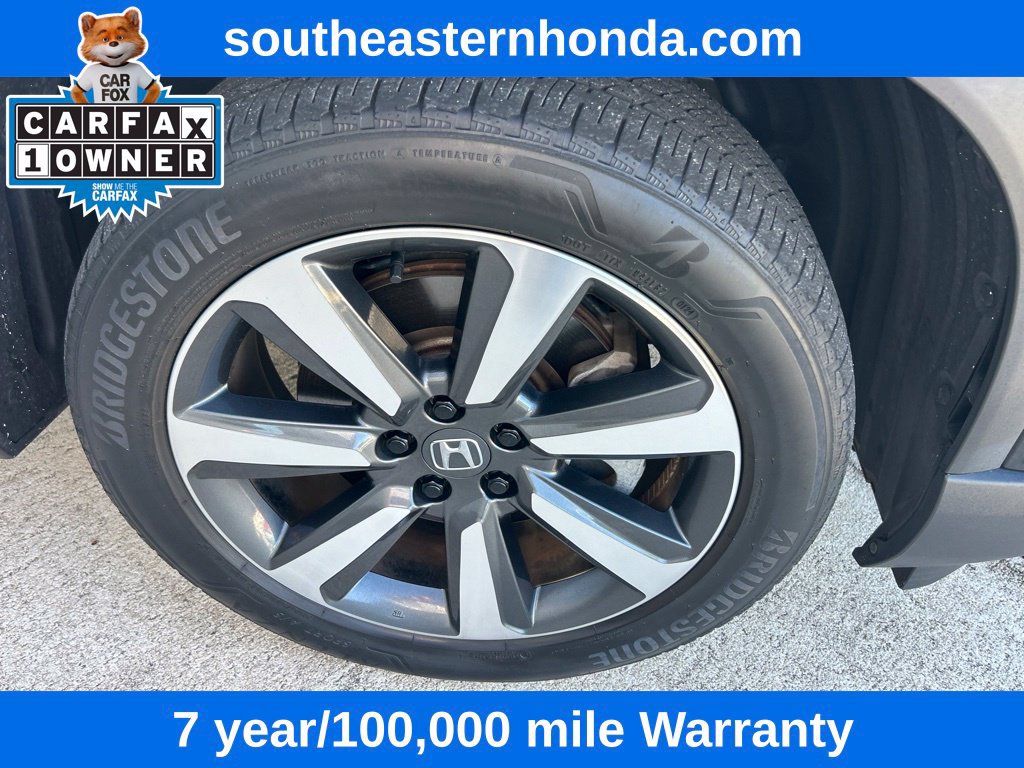 Used 2025 Honda Pilot Touring image 4