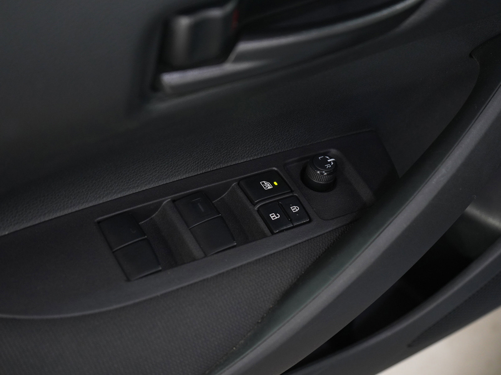 Used 2024 Toyota Corolla LE image 18