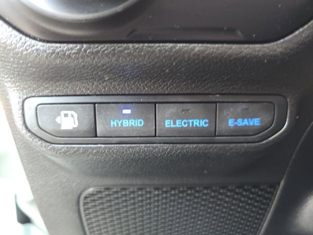 Used 2023 Jeep Wrangler Unlimited Rubicon 4xe w/ Cold Weather Group AWD/4WD image 11