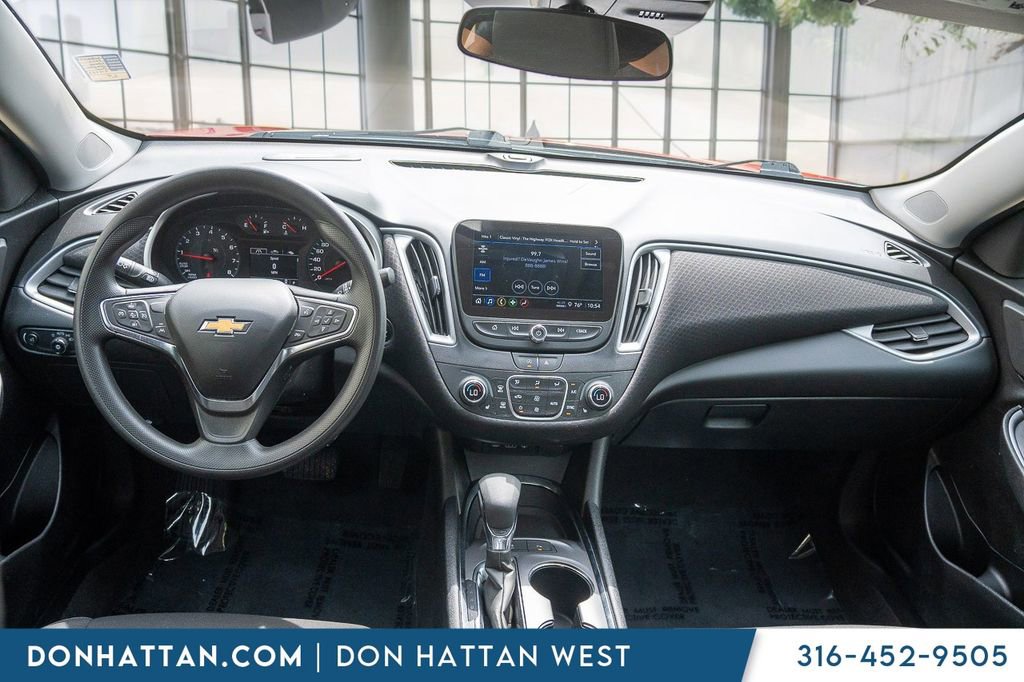 Used 2024 Chevrolet Malibu LT FWD image 5