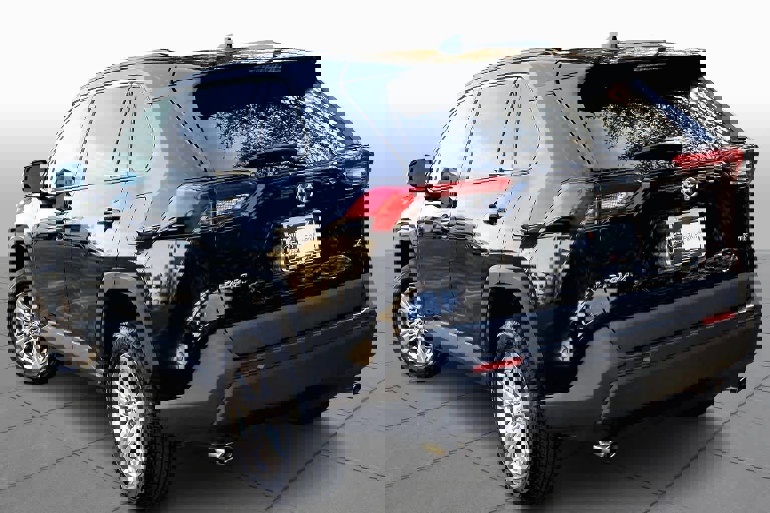 Used 2023 Toyota RAV4 XLE image 11