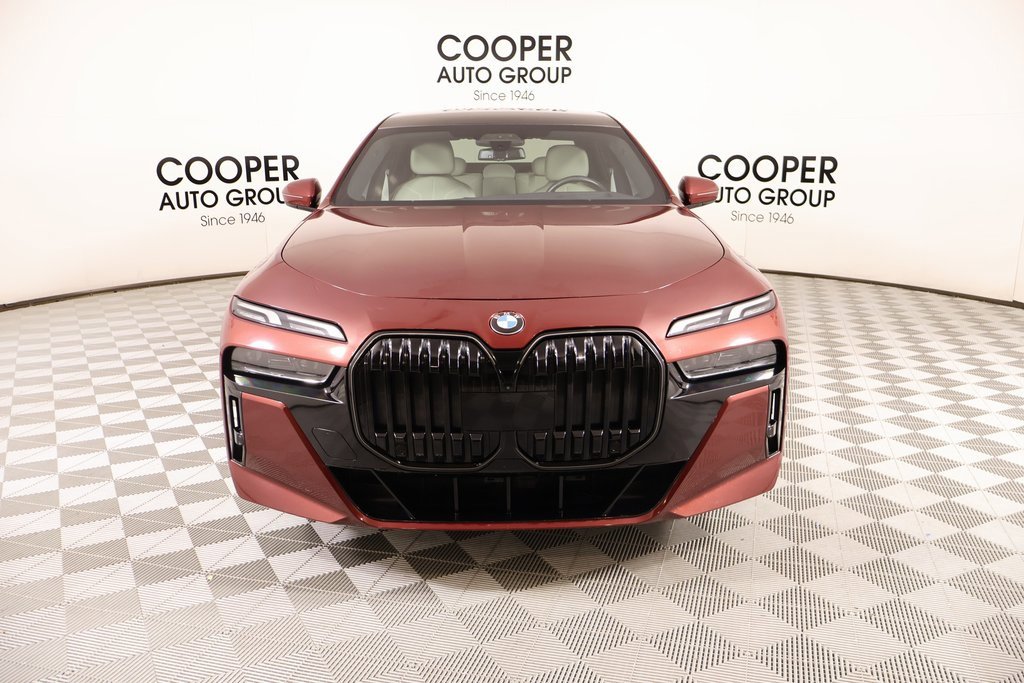 Used 2024 BMW 760i xDrive image 11