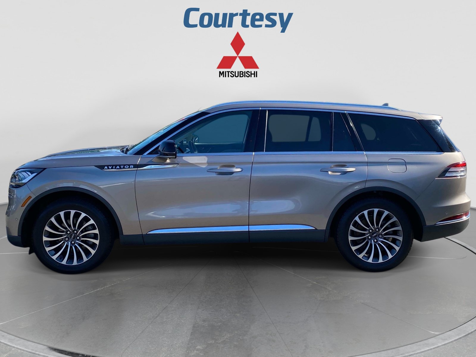 Used 2020 Lincoln Aviator Reserve w/ Equipment Group 201A AWD/4WD video 2