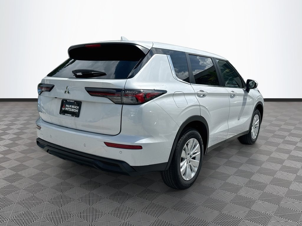New 2026 Mitsubishi Outlander ES FWD image 5