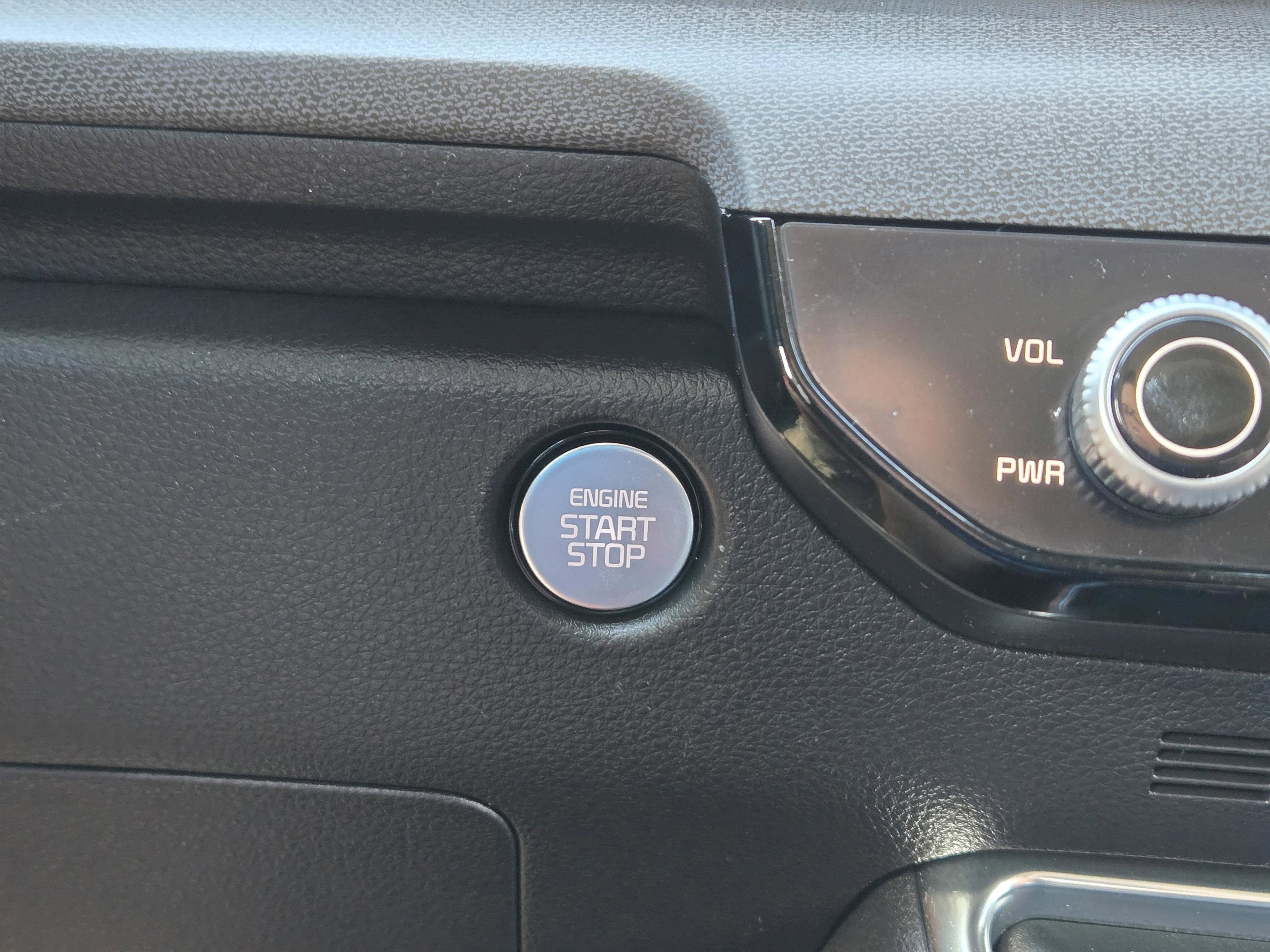 Used 2025 Kia Carnival SX image 29