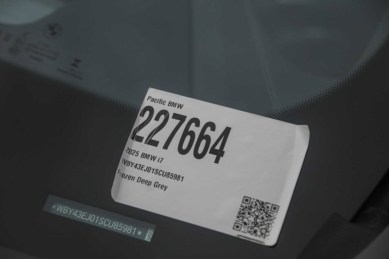 Used 2025 BMW i7 eDrive50 w/ M Sport Package image 24