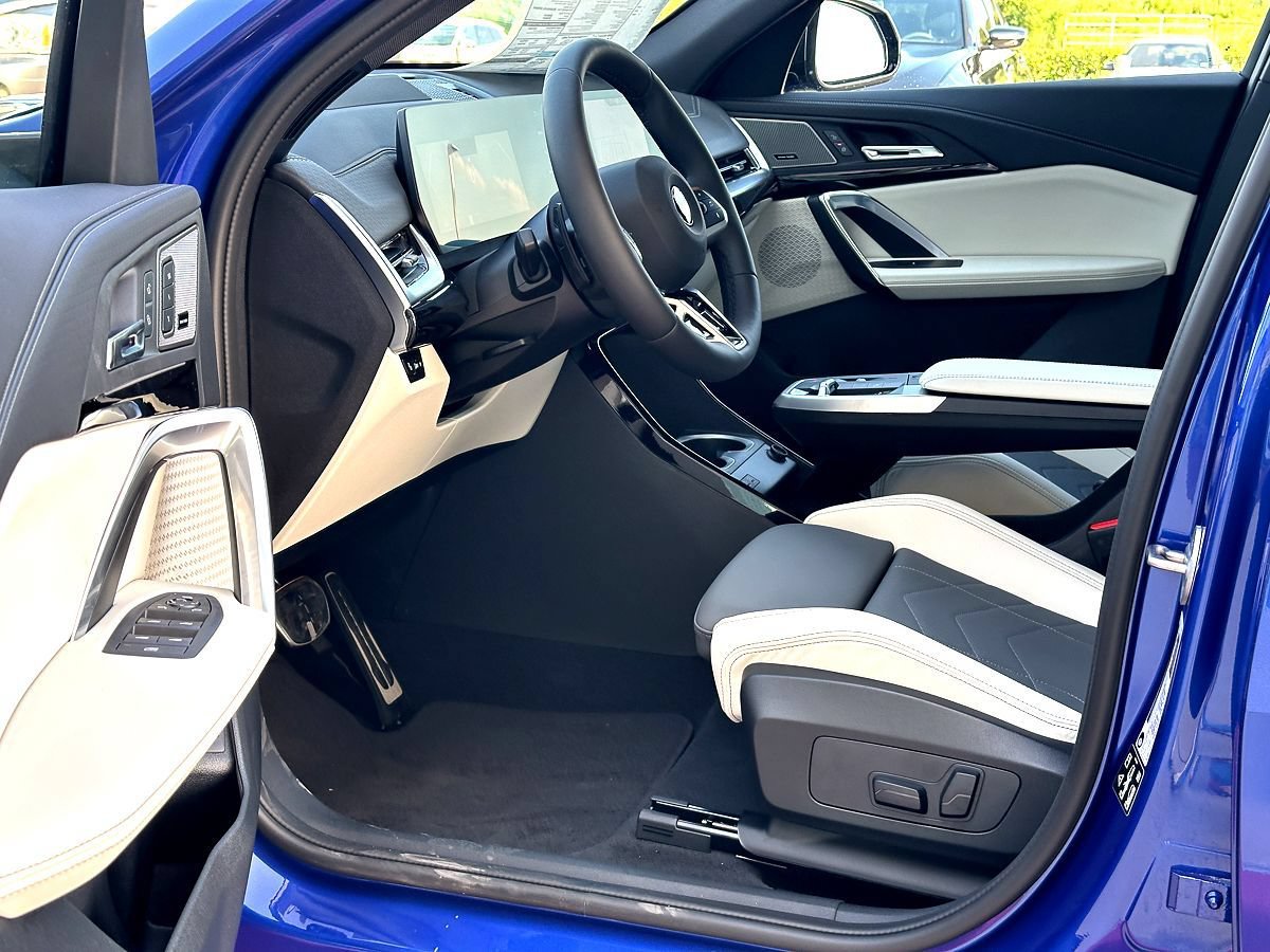 New 2026 BMW X2 xDrive28i w/ Technology Package AWD/4WD image 10