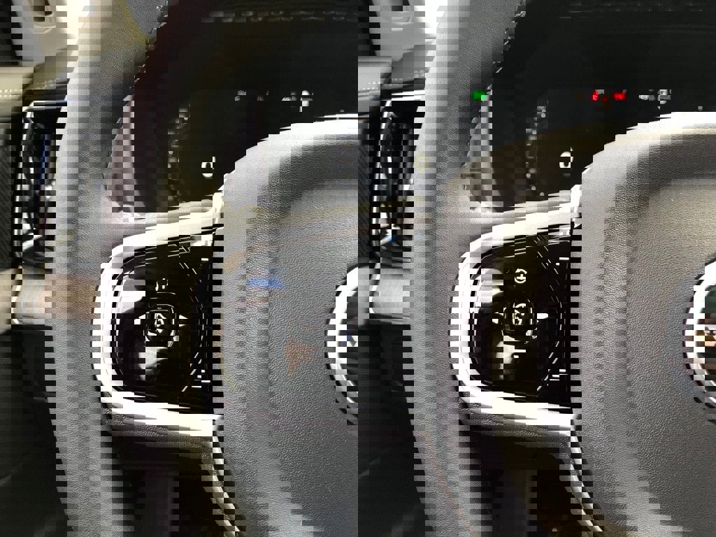 New 2026 Volvo XC90 B6 Ultra w/ Protection Package image 22