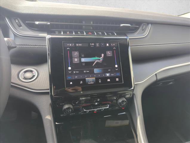 New 2025 Jeep Grand Cherokee Altitude image 10