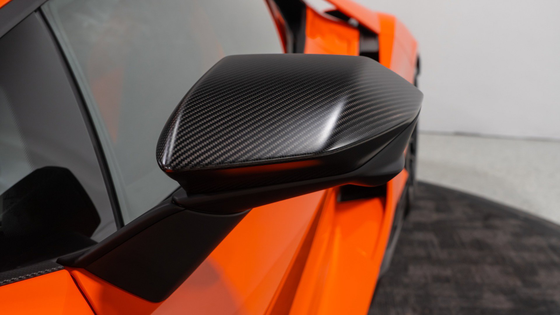Used 2025 Lamborghini Revuelto image 22