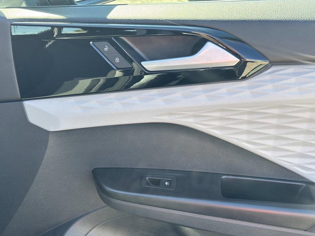 Used 2024 Volkswagen Taos S image 14