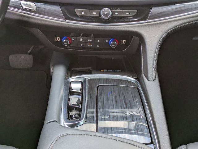 Used 2022 Buick Enclave Essence w/ Sport Touring Edition image 21