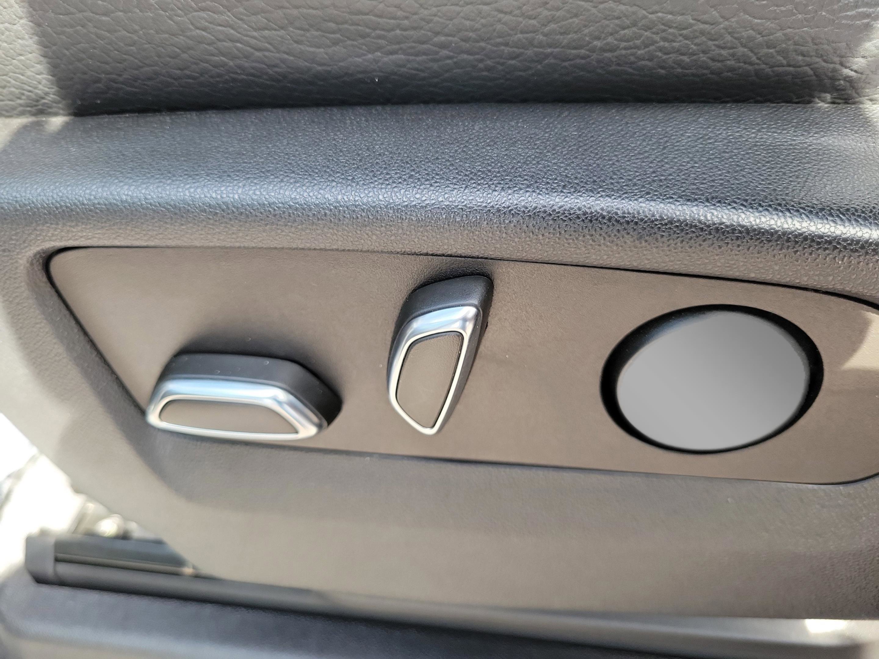 Used 2022 GMC Yukon XL Denali image 30