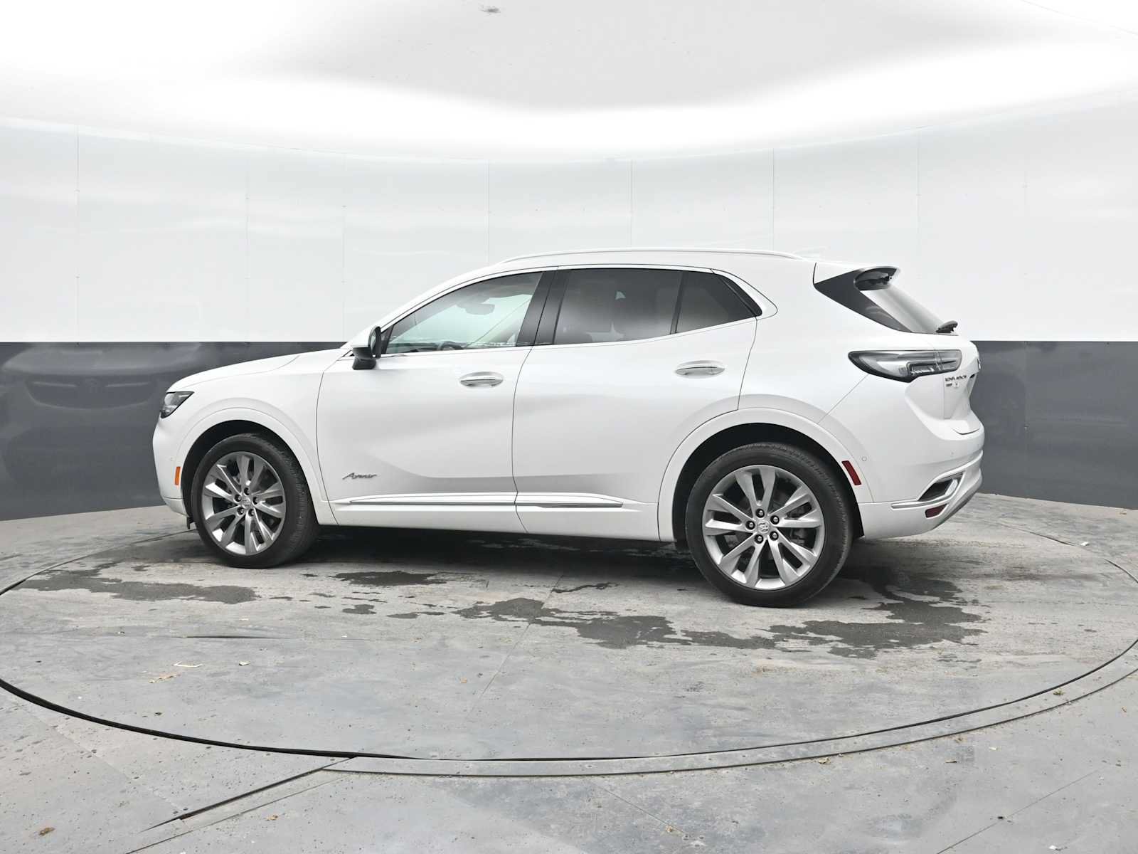 Used 2023 Buick Envision Avenir AWD/4WD image 3
