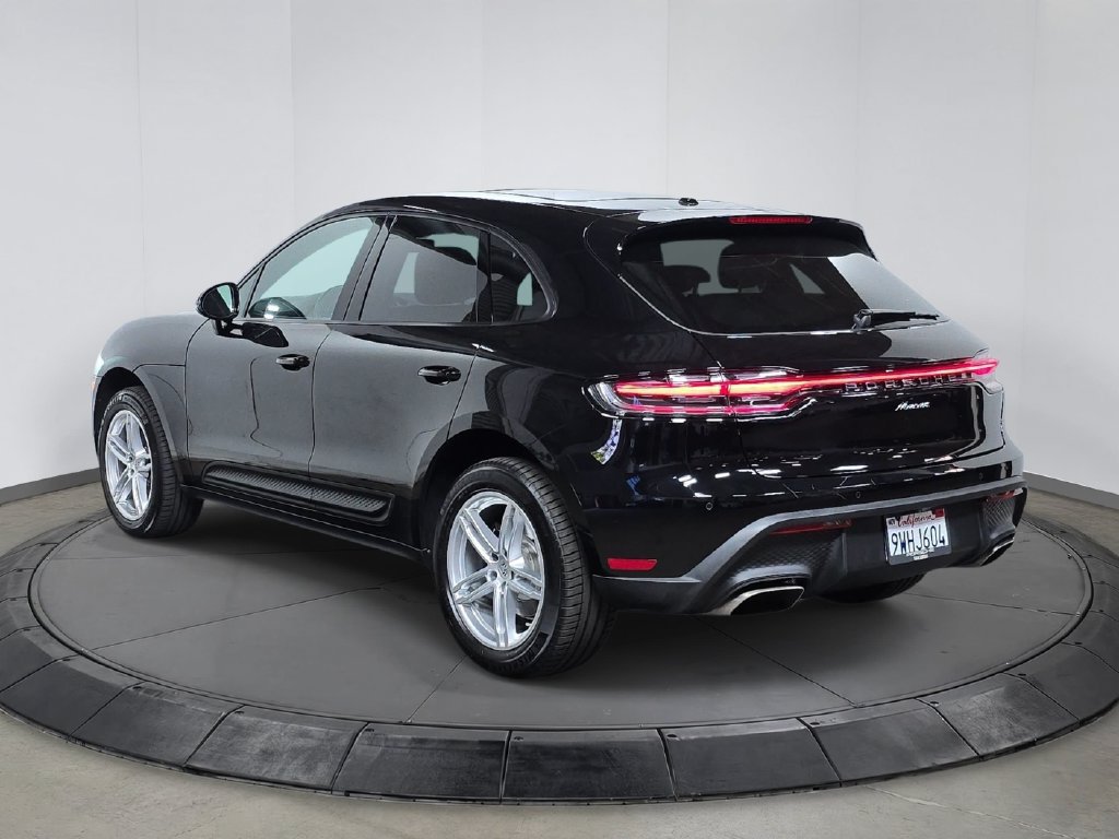 Certified 2026 Porsche Macan AWD/4WD image 3