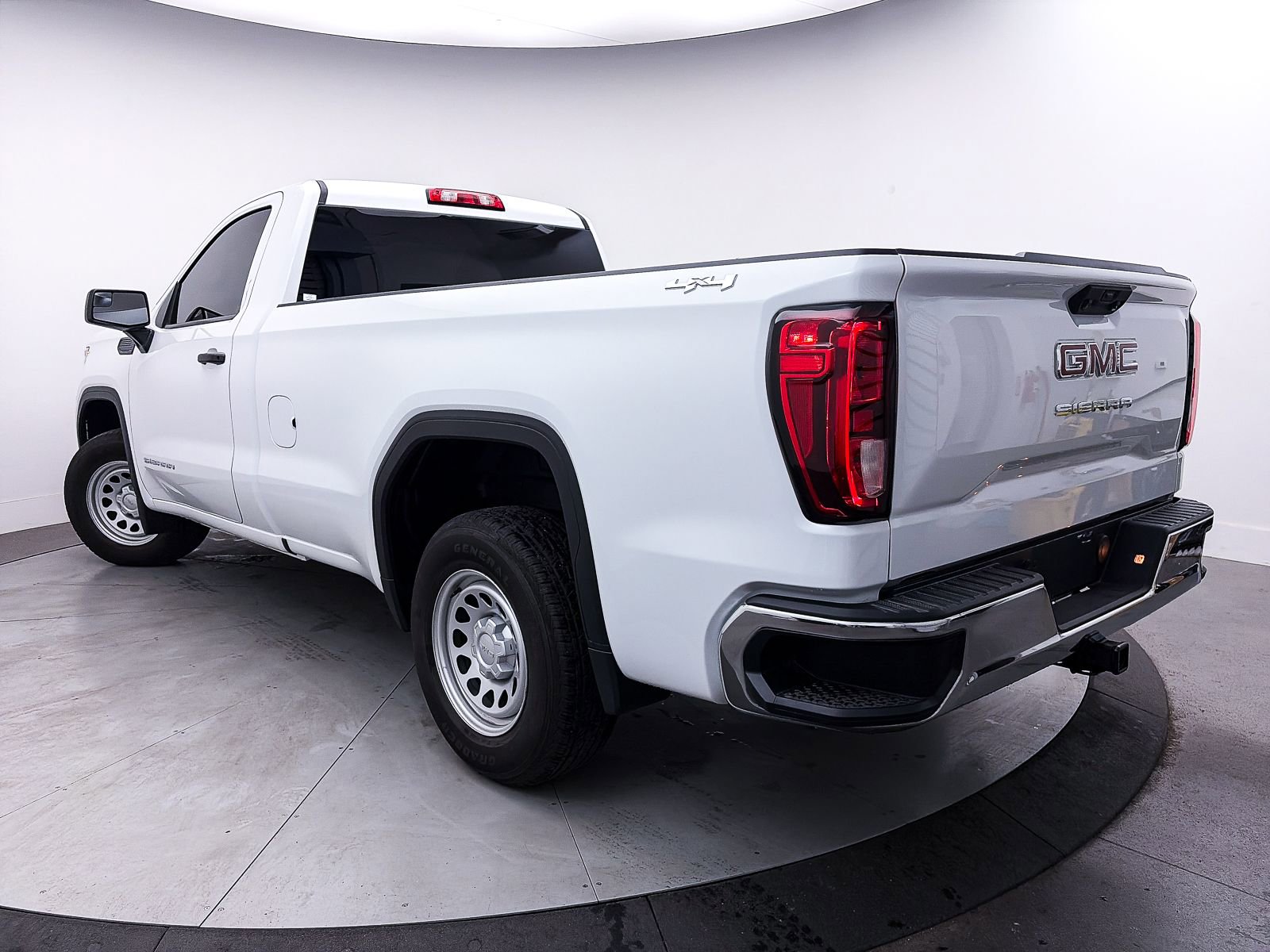 Used 2025 GMC Sierra 1500 AT4X image 2