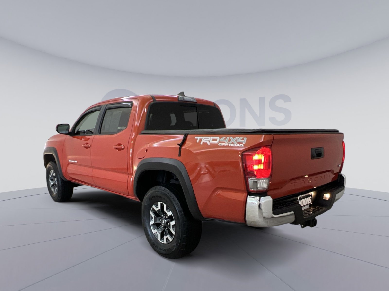 Used 2017 Toyota Tacoma TRD Off-Road w/ Tow Package (A/T) AWD/4WD image 7