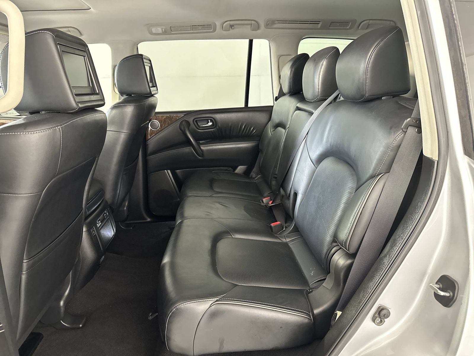 Used 2017 INFINITI QX80 4WD w/ Driver Assistance Package image 23