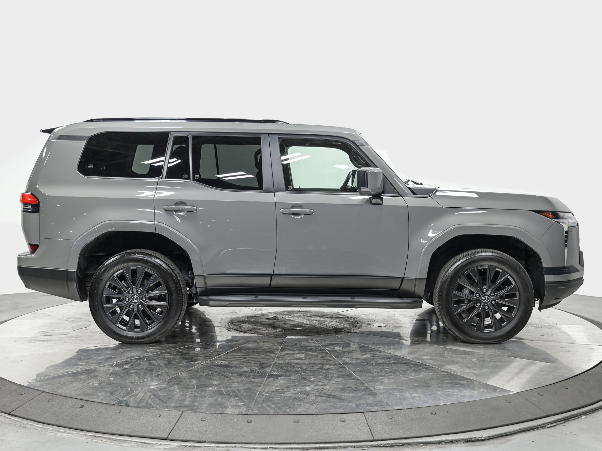 Used 2024 Lexus GX 550 w/ Cold Area Package AWD/4WD image 8