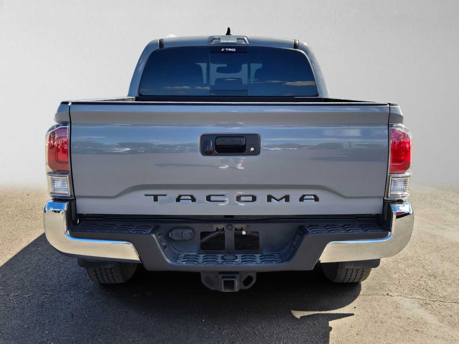 Certified 2020 Toyota Tacoma TRD Off-Road AWD/4WD image 5
