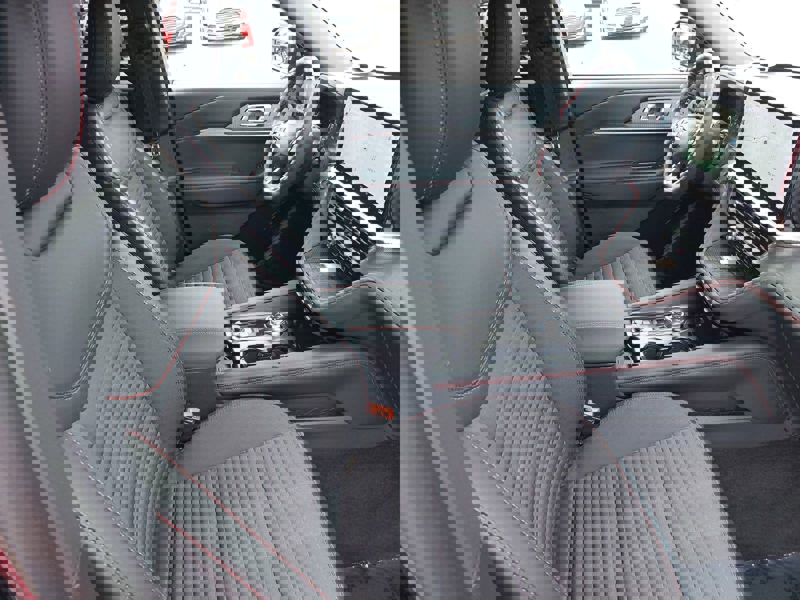 Used 2025 Ford Explorer ST-Line w/ Premium Package image 10