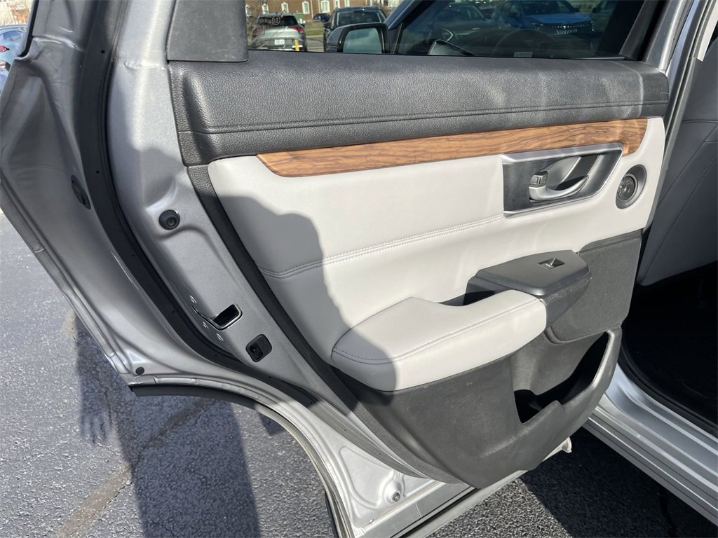 Used 2017 Honda CR-V Touring image 23