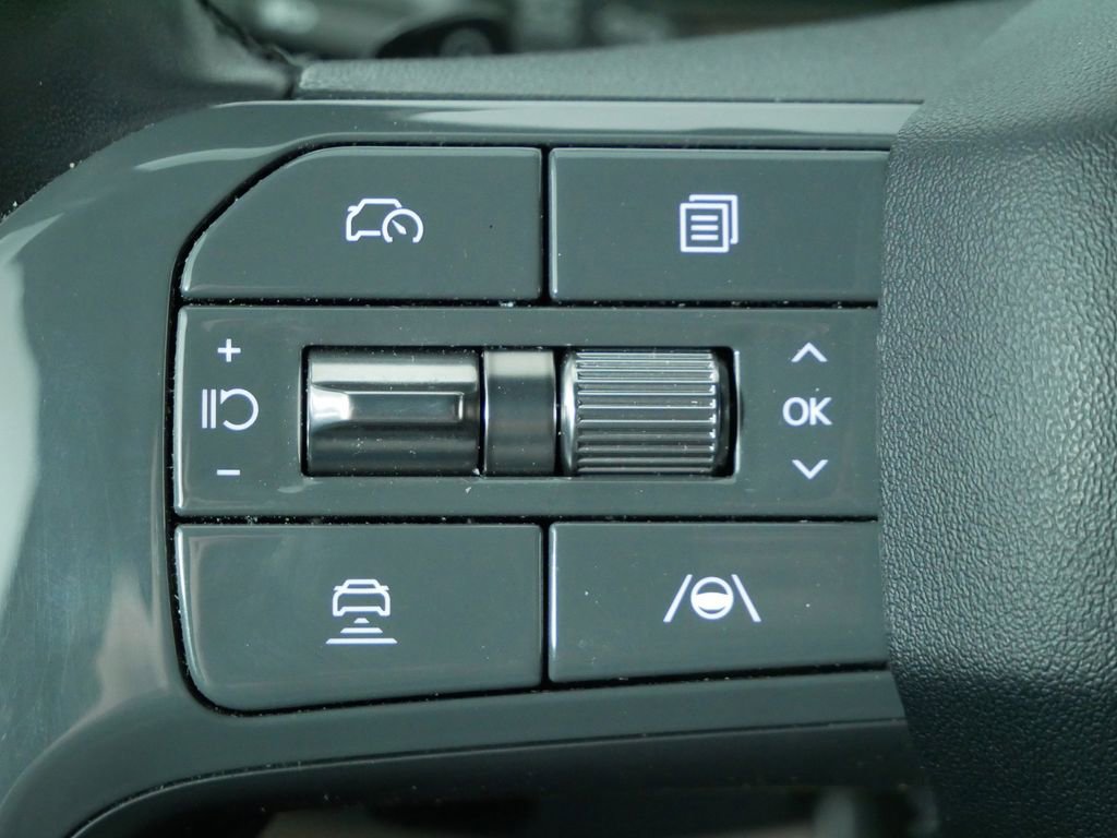 Certified 2024 Kia EV9 Land image 25