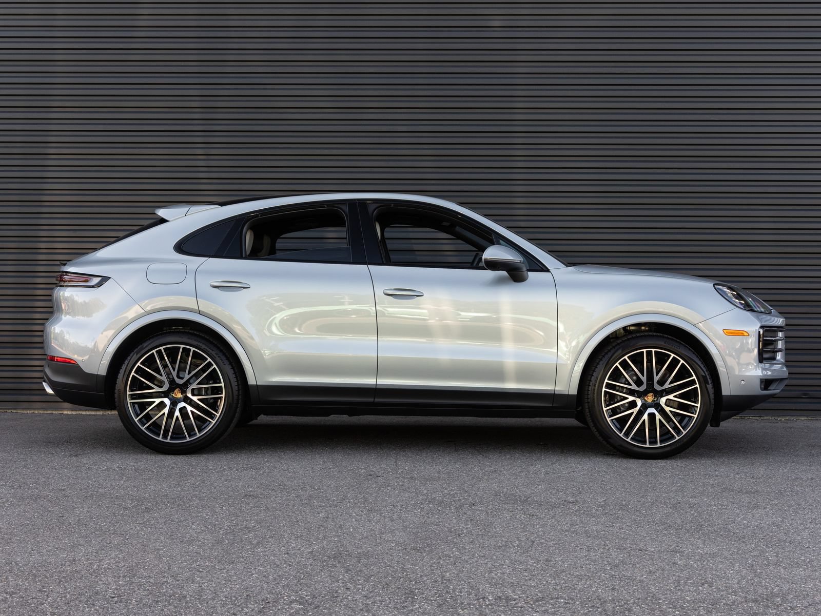 New 2026 Porsche Cayenne Coupe AWD/4WD image 8