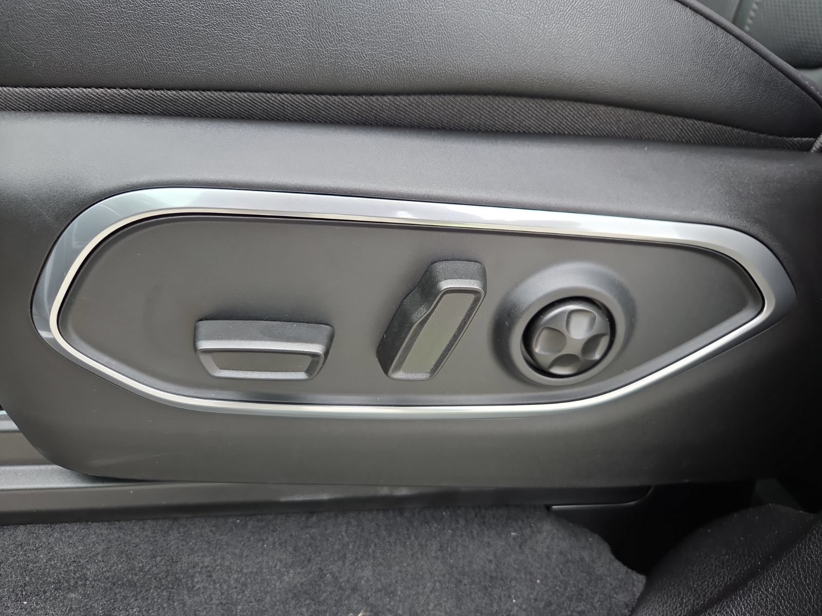 New 2026 Jeep Grand Wagoneer Limited AWD/4WD image 16