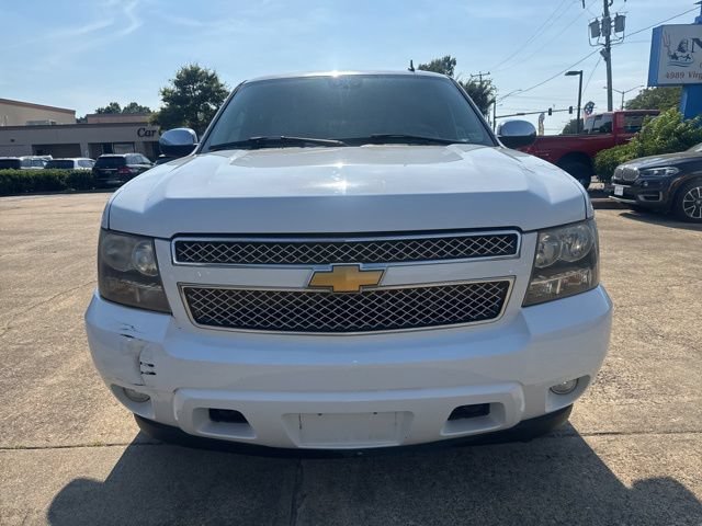 Used 2008 Chevrolet Suburban LTZ w/ LTZ Preferred Equipment Group AWD/4WD image 2