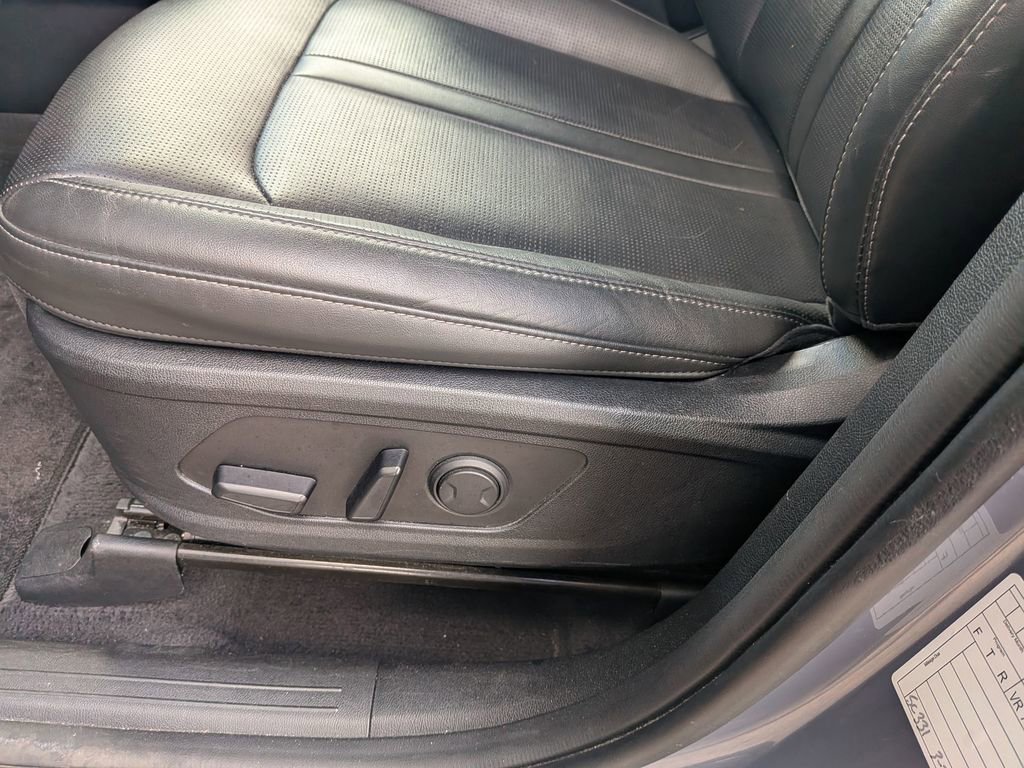 Used 2024 Kia Sorento S image 14