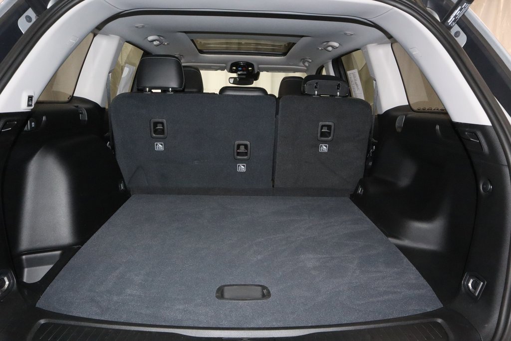 Used 2023 Jeep Grand Cherokee Limited w/ Black Appearance Package image 17