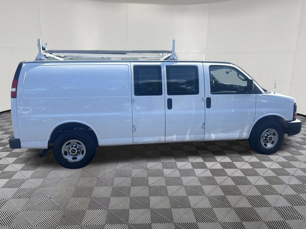 Used 2016 GMC Savana 3500 Extended RWD image 9