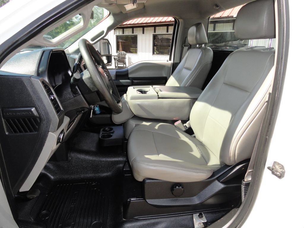 Used 2017 Ford F550 2WD Regular Cab Super Duty image 8