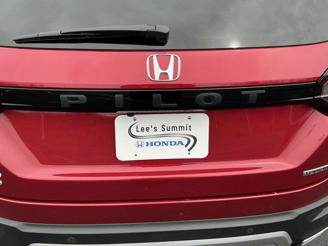 Used 2023 Honda Pilot Touring image 5