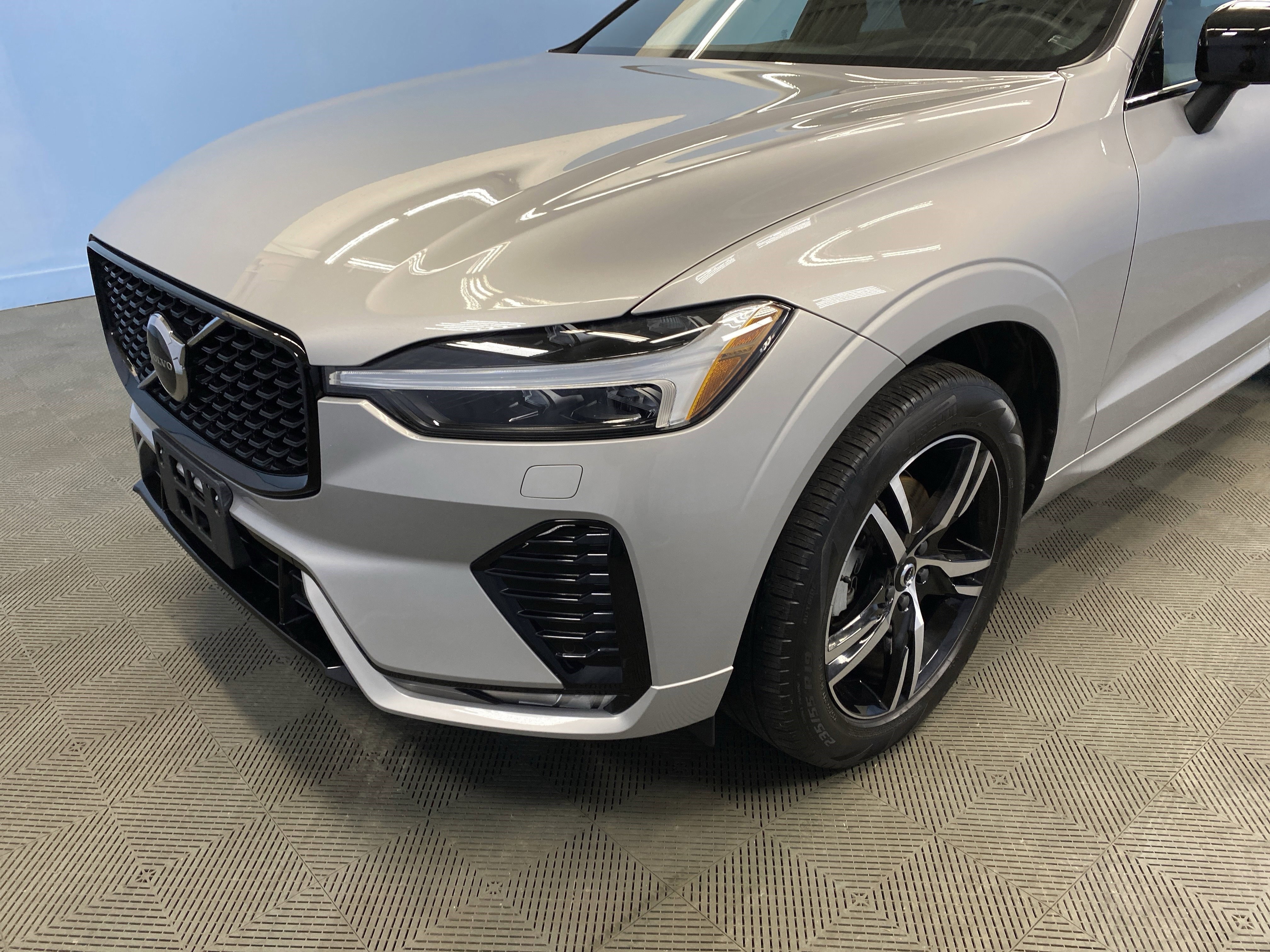 Used 2022 Volvo XC60 B5 R-Design image 49