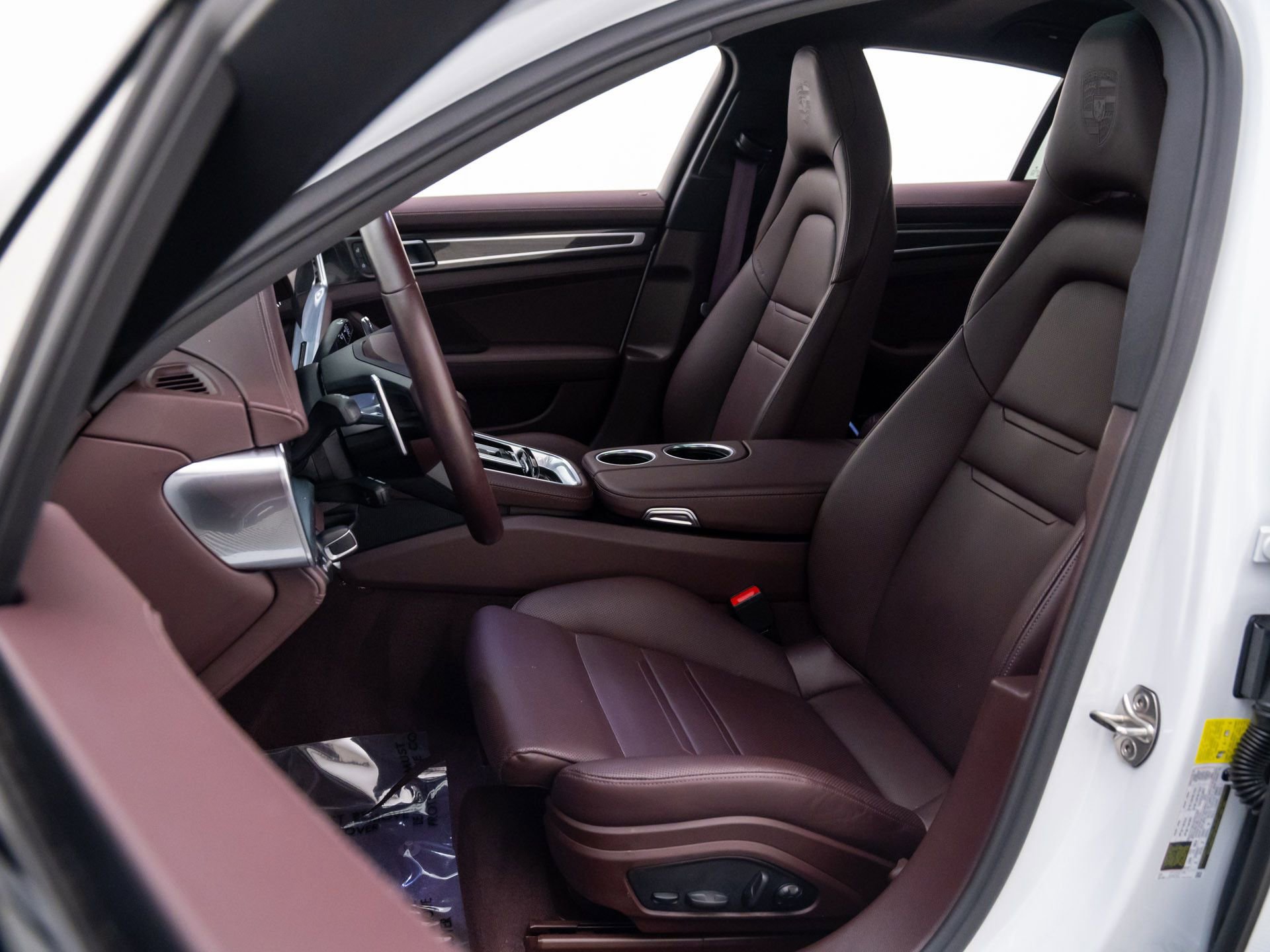 Certified 2023 Porsche Panamera 4 Platinum Edition image 5