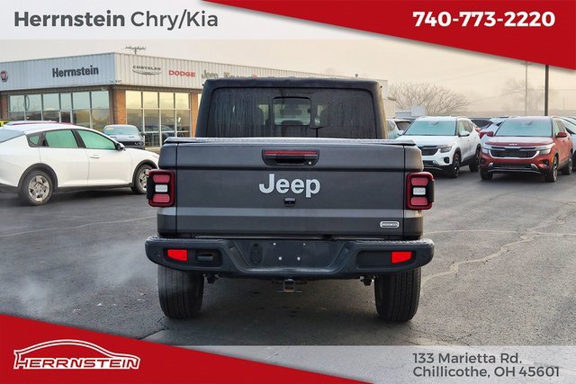 Used 2021 Jeep Gladiator Overland image 31
