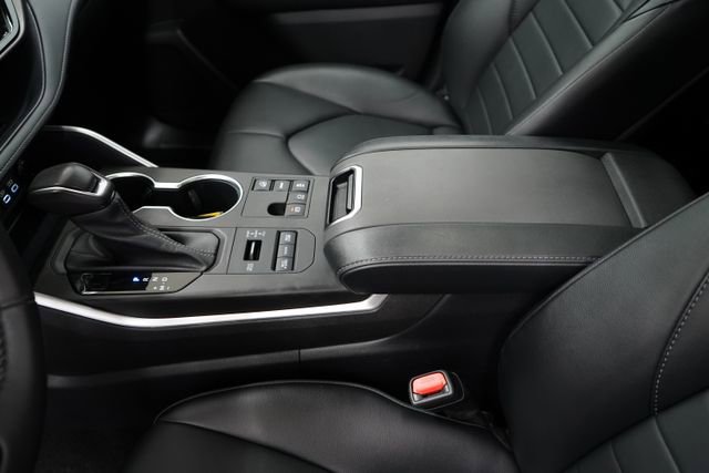 Used 2023 Toyota Highlander XLE image 59